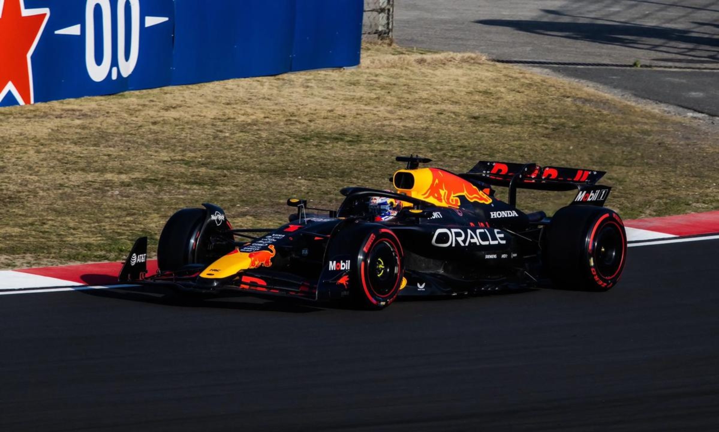 威廉姆斯横扫红牛车队，维斯塔潘带队取胜