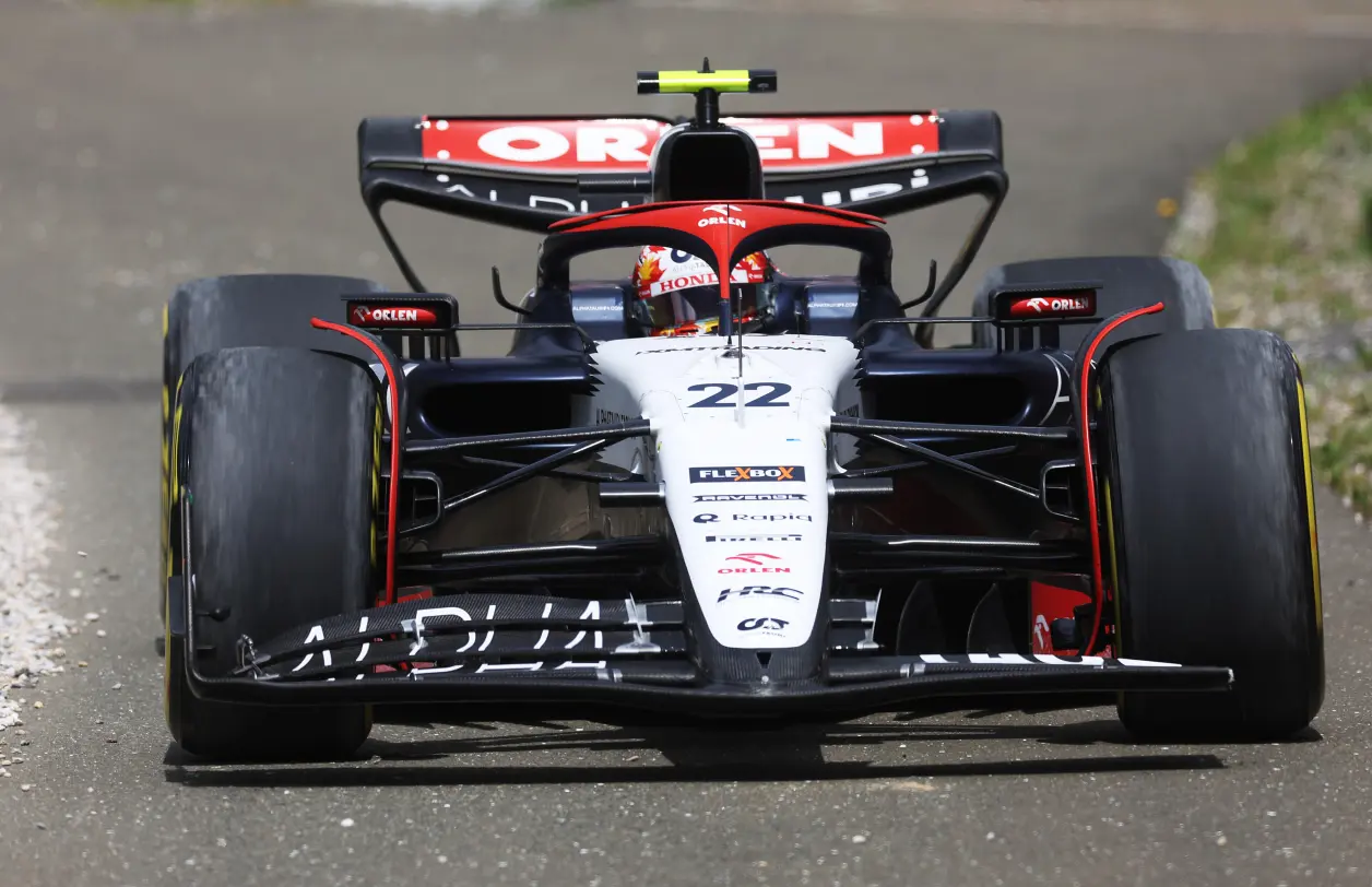 哈斯车队完胜红牛二队，阿隆索刷新纪录