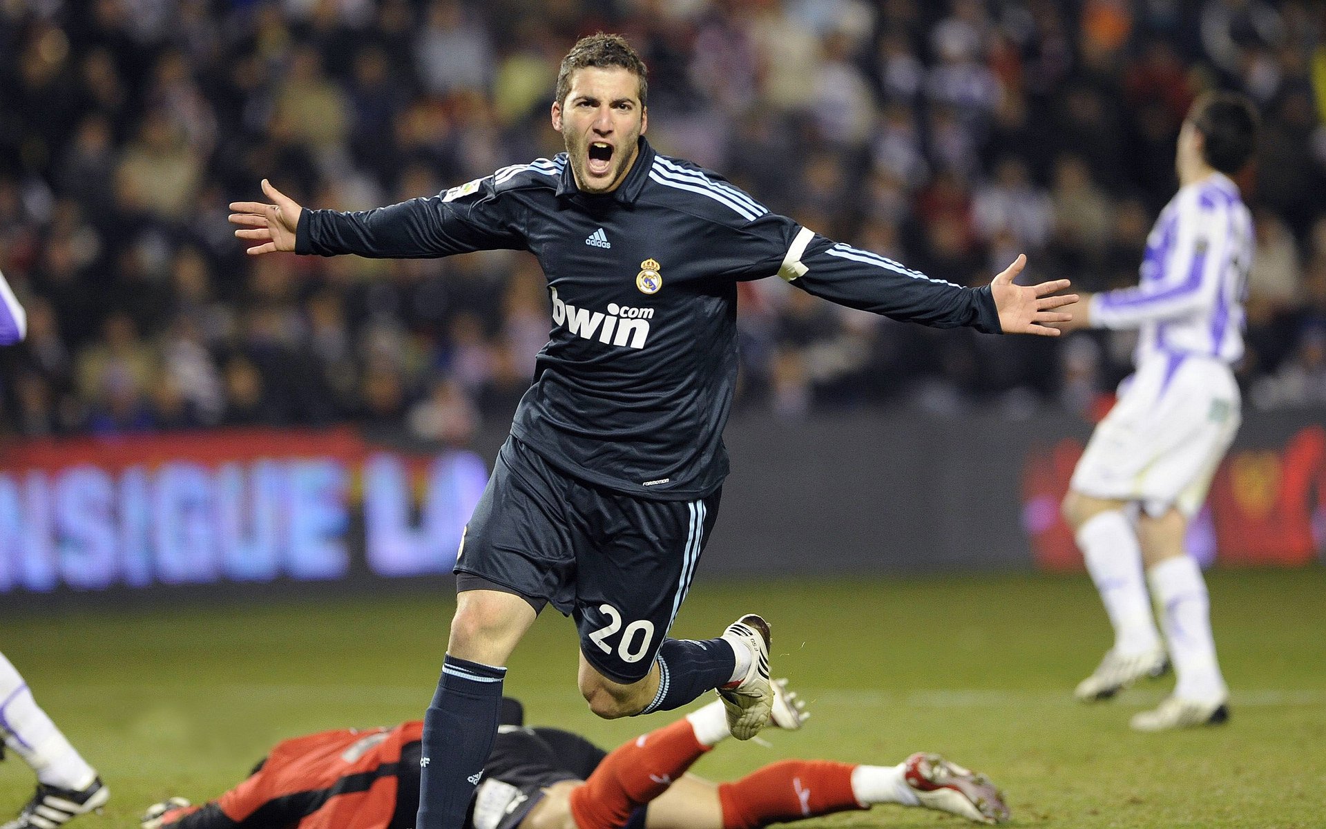 开云体育中国-当F1引擎在蒙扎咆哮，雷恩在基辅击败了乌拉圭